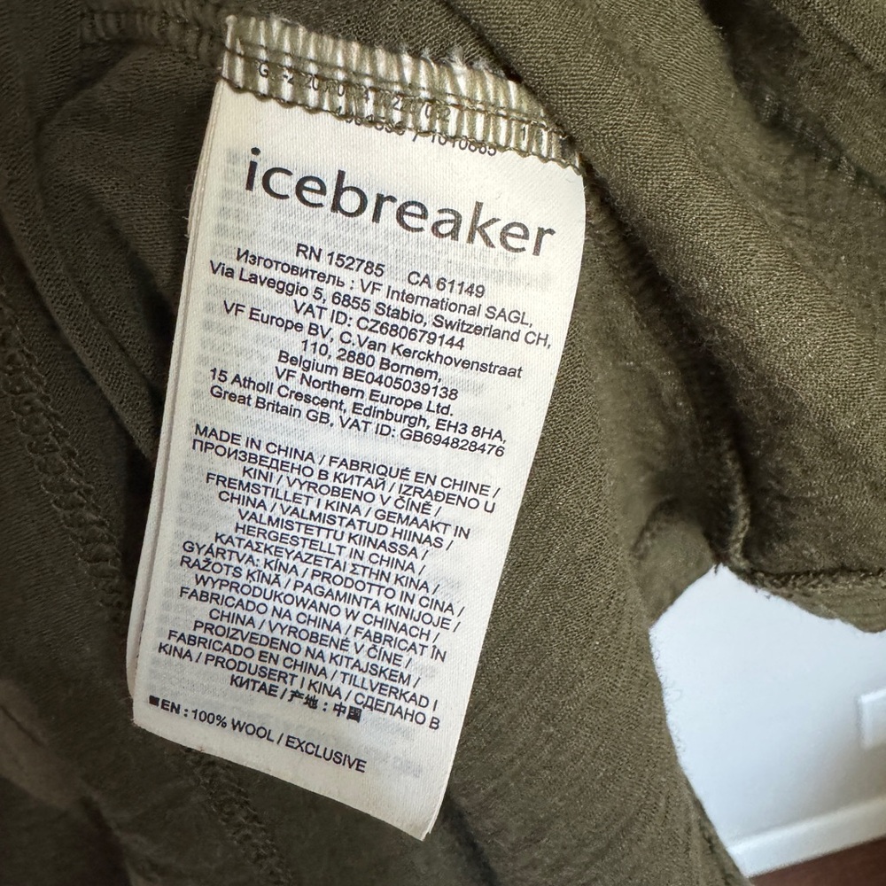 Icebreaker: Merino 150 Tech Lite Scoop Neck T-Shirt in Olive Green (Size S) - Picture 4 of 4